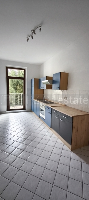 Küche mit Einbauküche