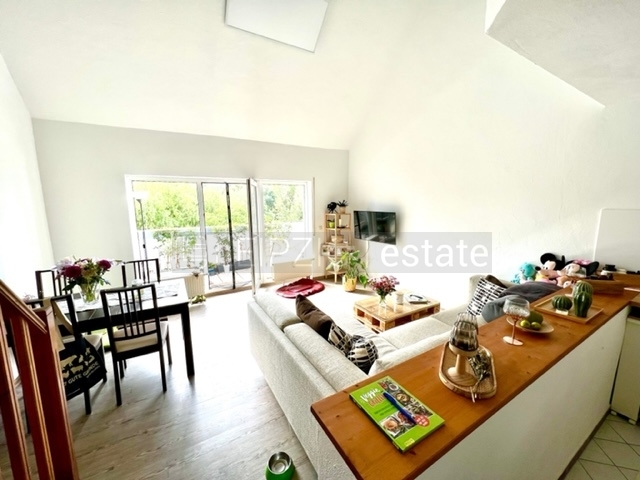 Blick vom Flur in Wohn-Essbereich