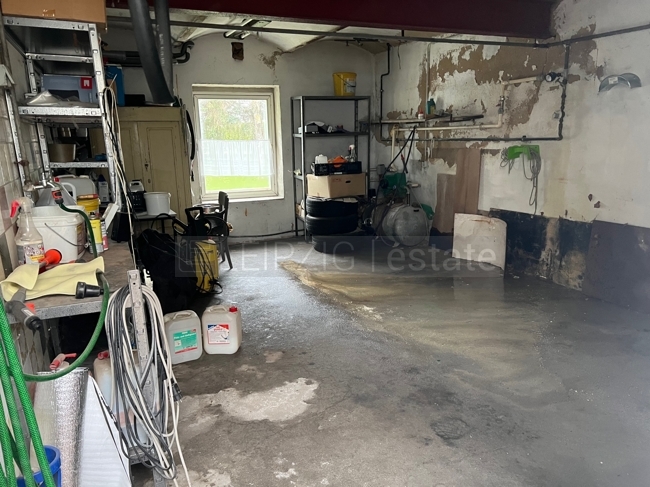 Garage 2