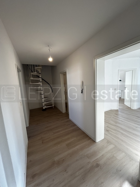 Flur Blick zu Wohnzi und Küche