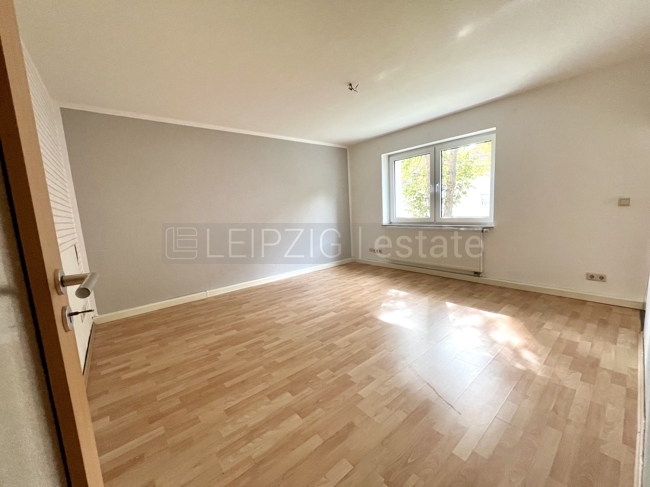 Wohnzimmer, von Tür aus