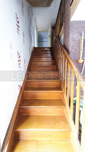 Treppe zum Obergeschoss