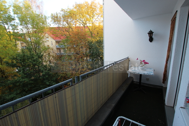 Nordbalkon zum begrünten Hof