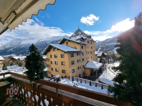 mit unverbaubarer Weitsicht ...