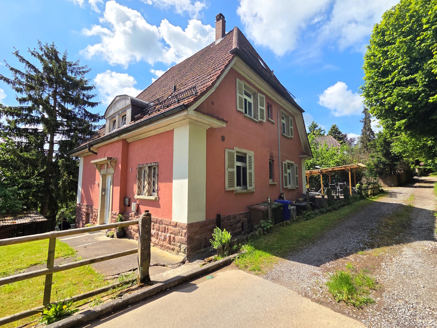 Hausansicht / Eingang