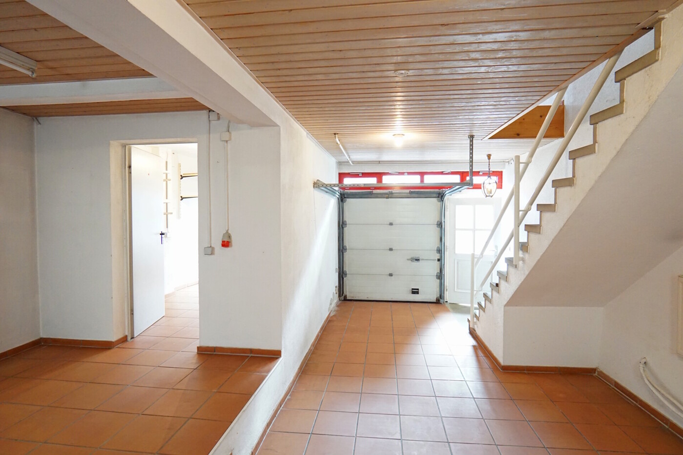 Haus 2 / Eingangsbereich und Garage