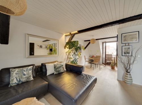 0F454BB1-7E90-4851-988E-614D26229558_1_201_a