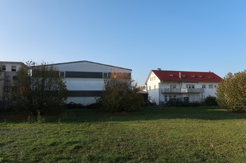 Wohnhaus und Produktionshalle