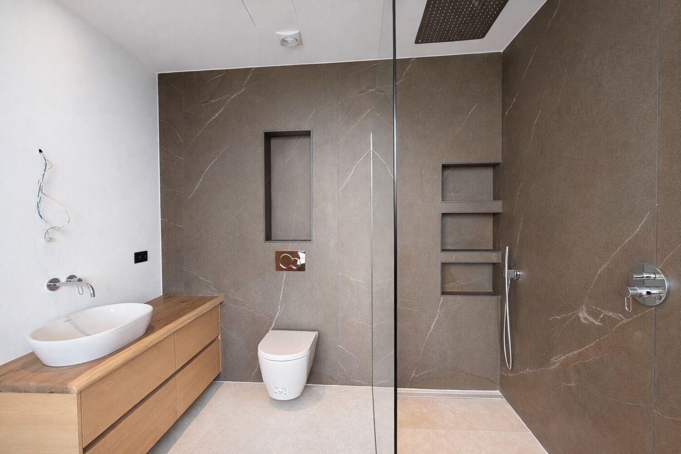Modernes Duschbad Design