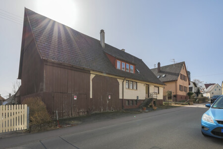 Haus mit Scheune 