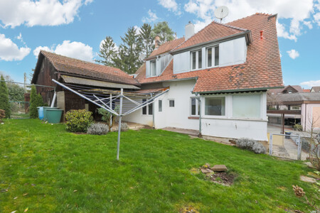 Rückansicht und Garten