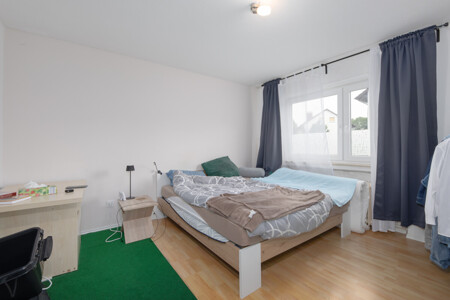 Schlafzimmer EG rechts