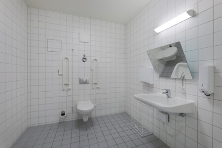 Behinderten-WC