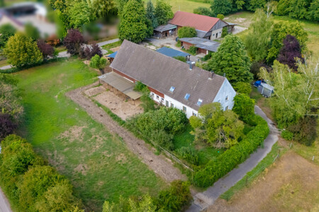 Wohnhaus mit Hausstall
