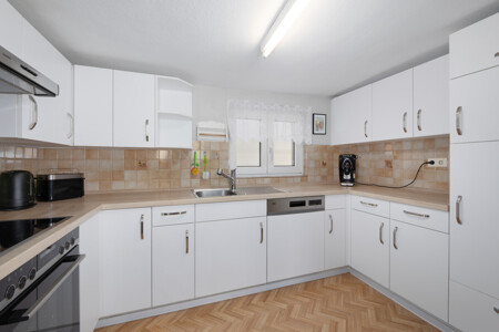 Küche Hauptwohnung