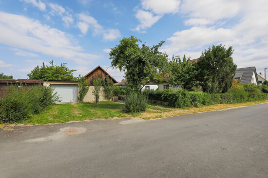 Garage und Nebengebäude