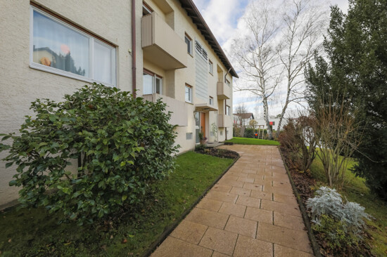 Zugangsweg und Eingangsbereich