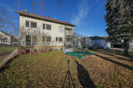 Rückansicht und Garten