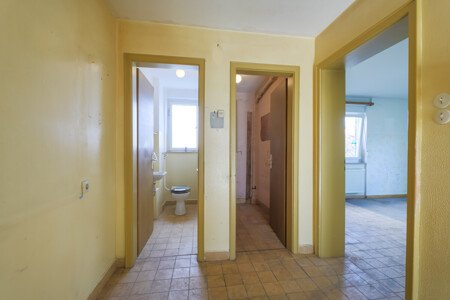 Separates WC und Abstellkammer - EG