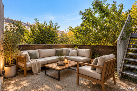 Terrasse (KI-möbliert)