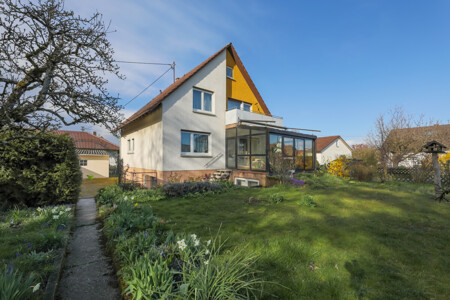 Rückansicht und Garten