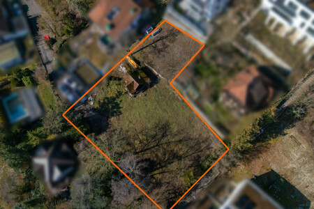 Luftansicht mit Flurstücksmarkierung