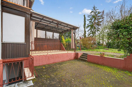 Hof und Terrasse