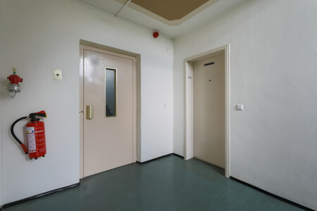 Aufzug und Wohnungszugang