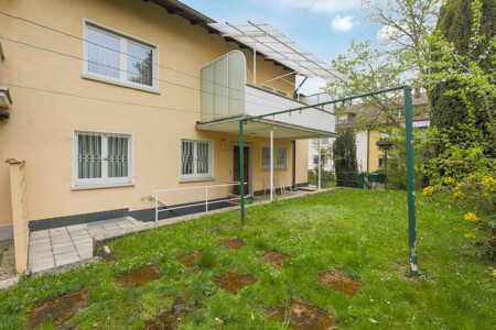 Rückansicht und Garten