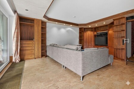 Wohnzimmer 1 (teilweise KI geräumt)