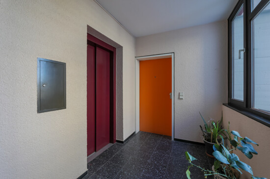 Hausflur mit Aufzug