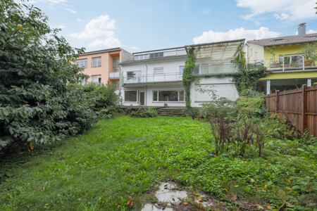 Rückansicht und Garten