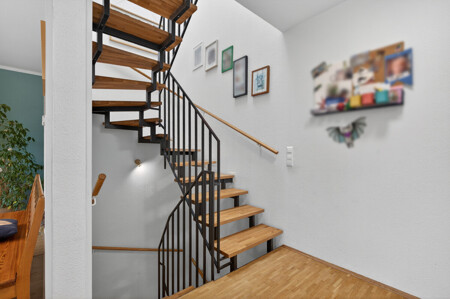 Zugang zur oberen Etage vom Erdgeschoss