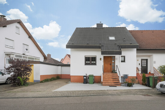 Straßenansicht