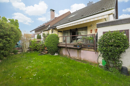 Rückansicht und Garten