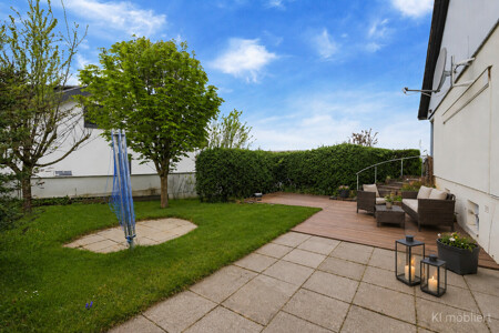 Terrasse KI möbliert