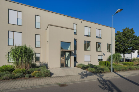 Hausfront 2