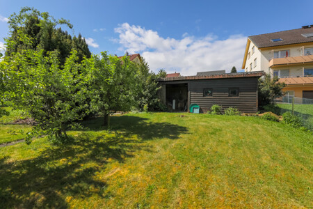 Garten und Gartenhütte