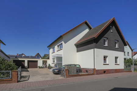 Straßenansicht