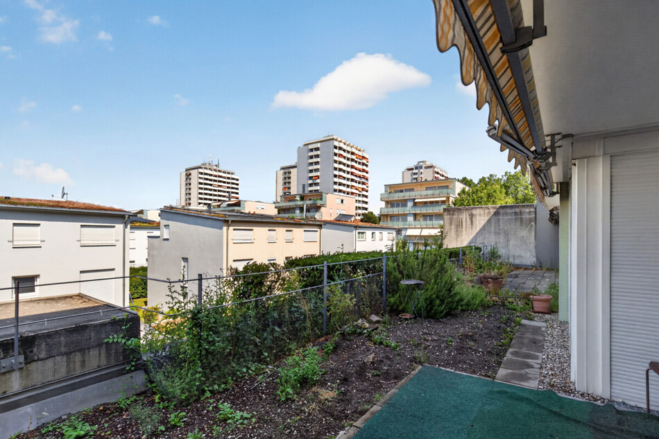 Terrasse mit Garten
