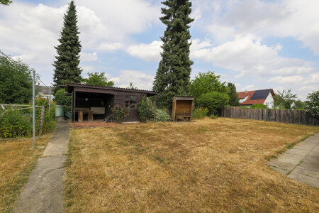 Garten mit Schuppen