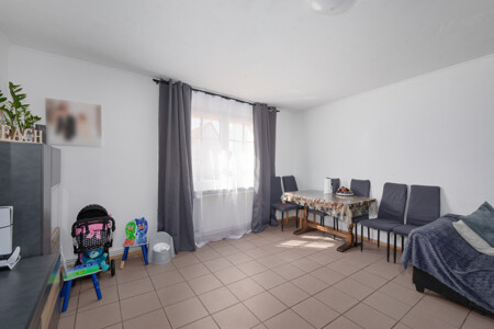 Wohnzimmer OG linke Gebäudeseite