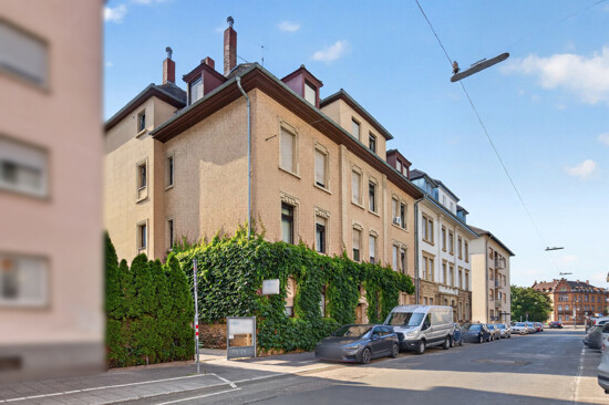Hausfront 2