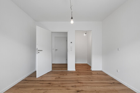 Schlafzimmer mit Ankleide 