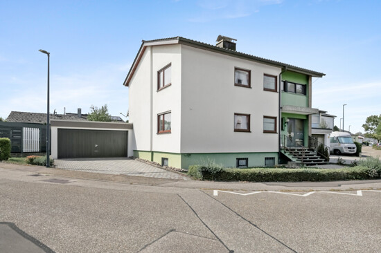  2-FH mit Doppelgarage