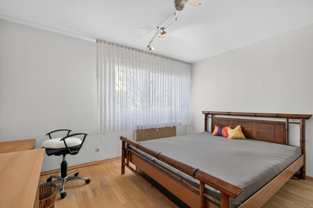 Schlafzimmer 1