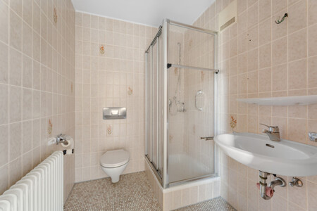 Badezimmer EG