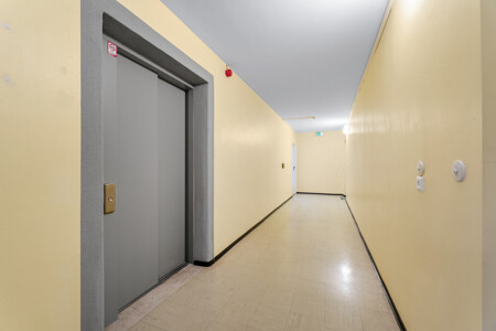 Hausflur mit Aufzug