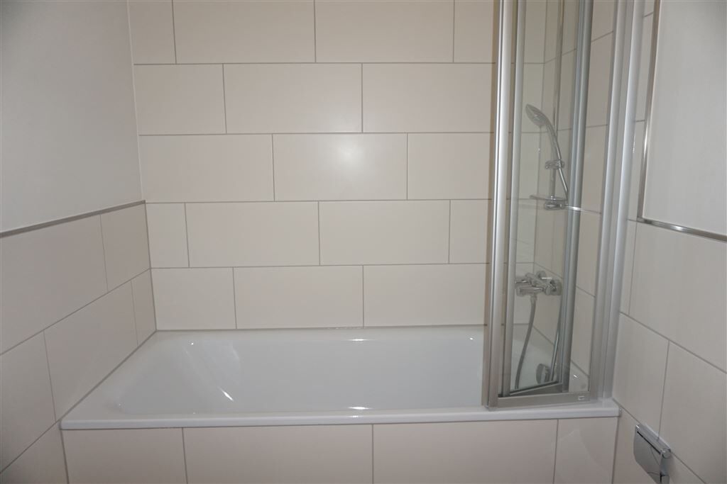 Exklusives Penthouse mit Dachterrasse & Moselblick – hochwertige Einbauküche inklusive - Foto 5