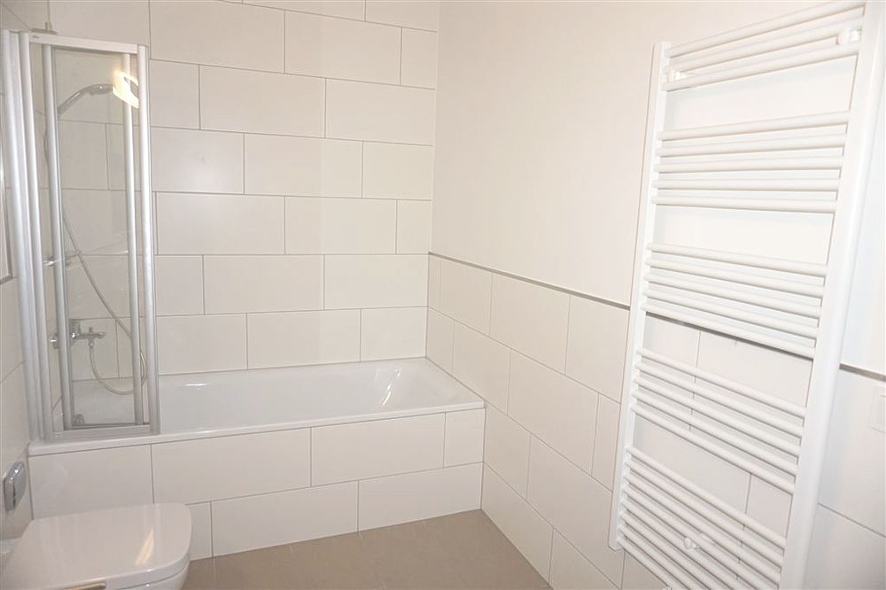 Trier: Wohnung in attraktiver Mosellage mit Einbauküche und großer Terrasse mit toller Aussicht. - Foto 2